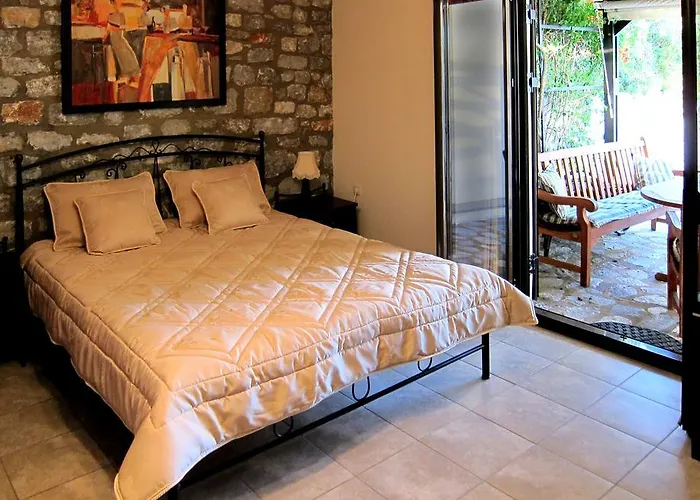 Апартаменты Estia Holiday